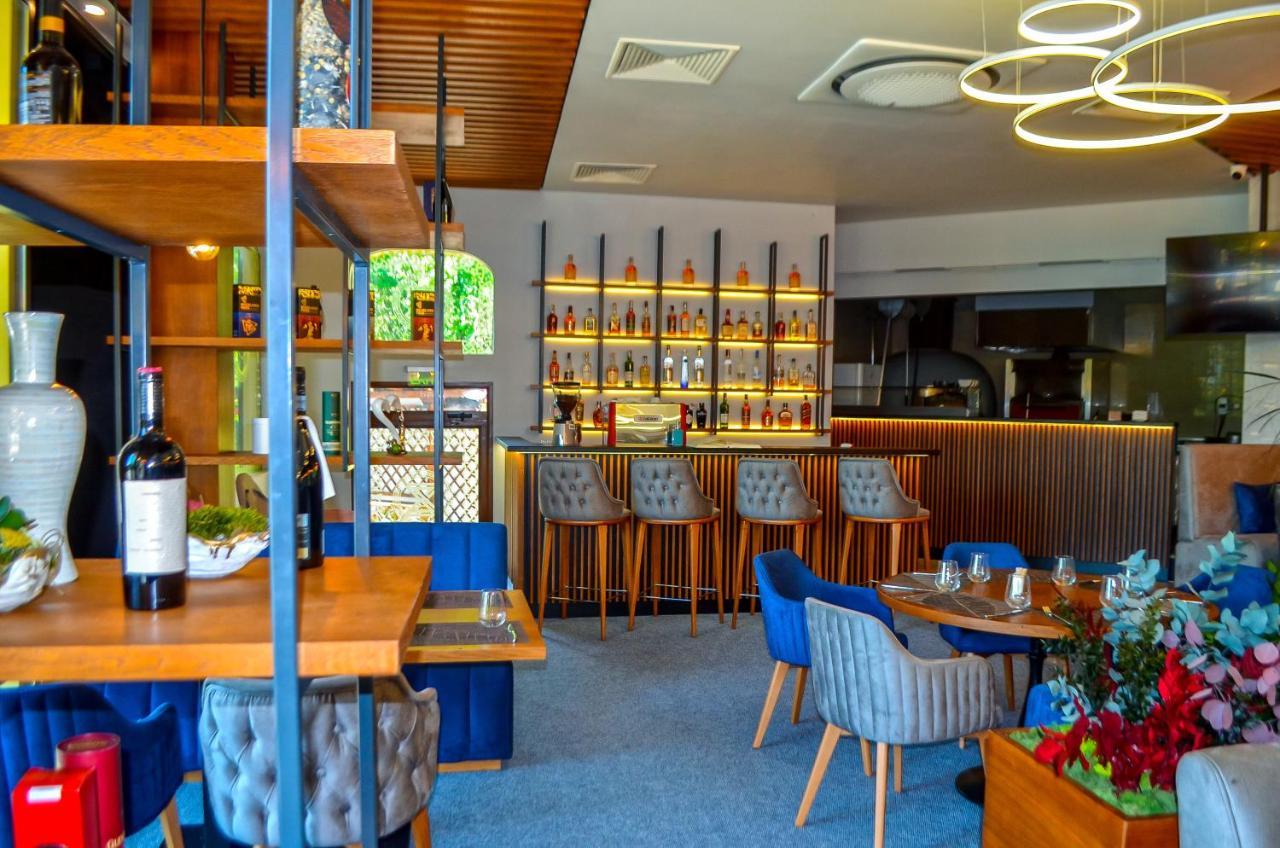 Park Hotel Stara Zagora Ngoại thất bức ảnh Restaurant in the hotel