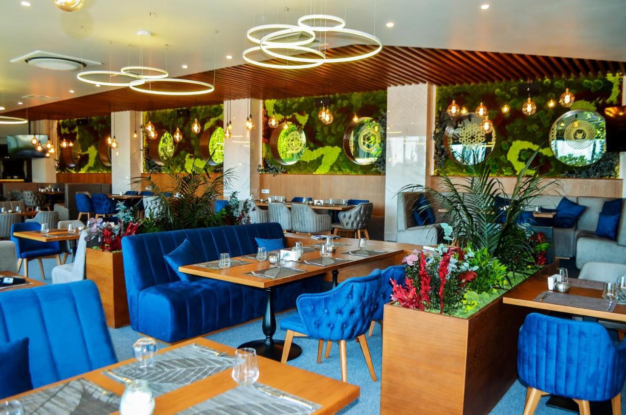 Park Hotel Stara Zagora Ngoại thất bức ảnh Restaurant in the hotel