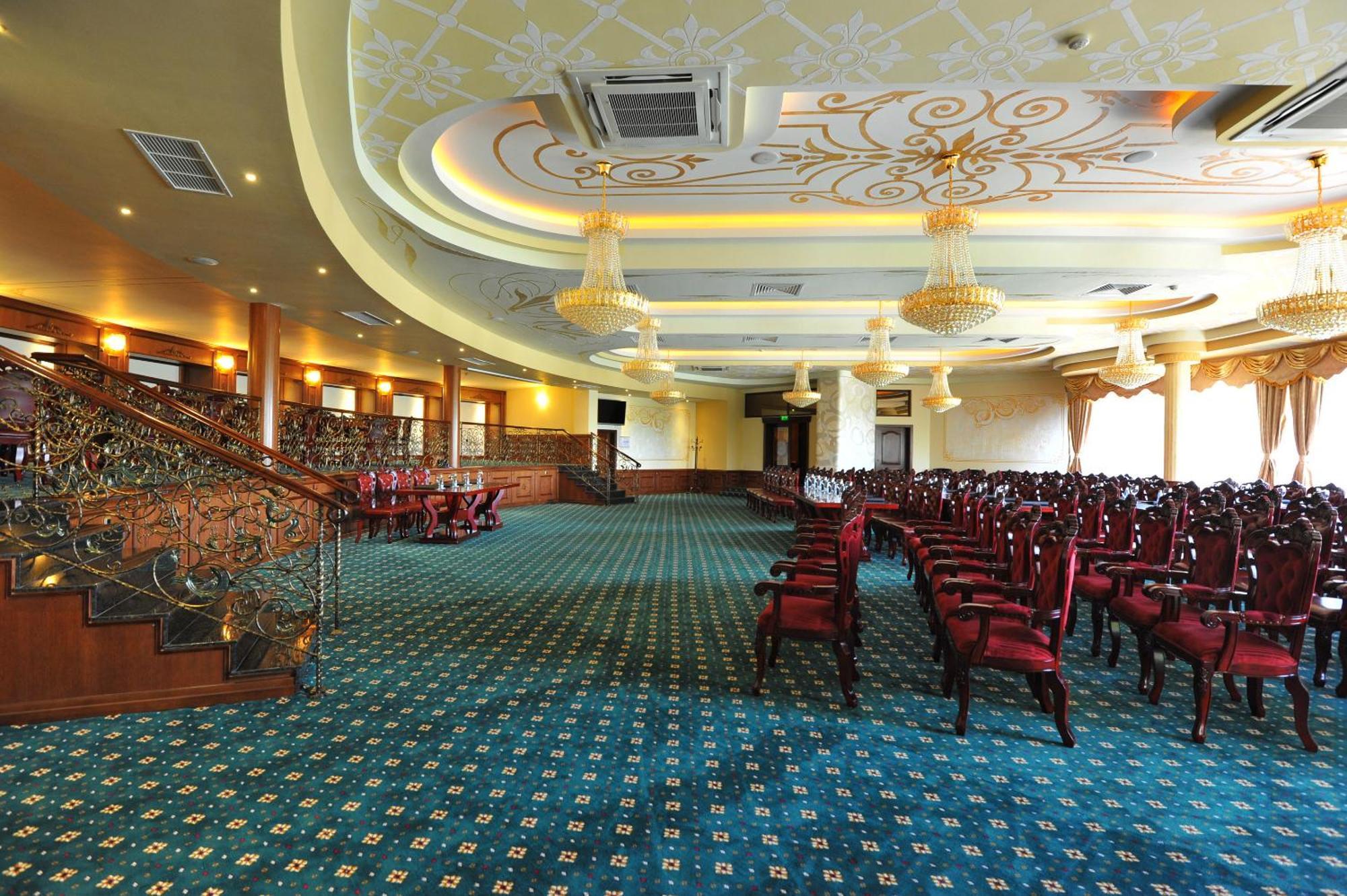 Park Hotel Stara Zagora Ngoại thất bức ảnh The interior of the main hall
