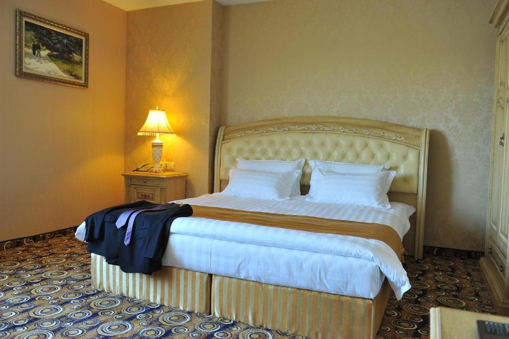 Park Hotel Stara Zagora Phòng bức ảnh A bedroom at the hotel