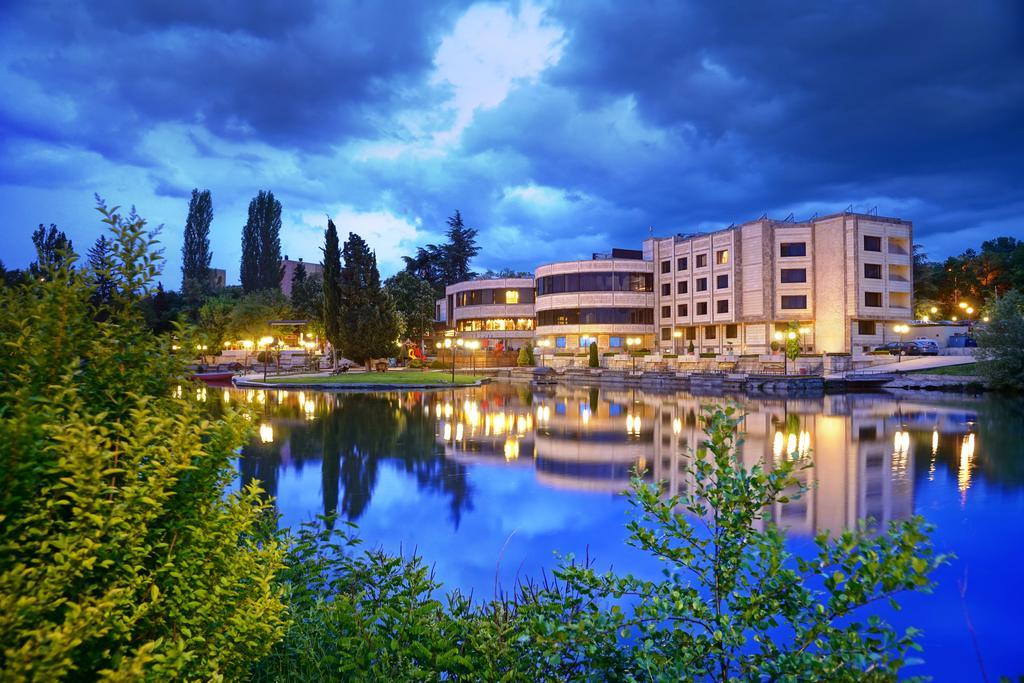 Park Hotel Stara Zagora Ngoại thất bức ảnh The Inn at Laurel Point